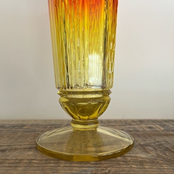 Indiana Glass Footed Vase Honeycomb 1968 Amberina Cadmium glass glows! - Picture 5 of 9